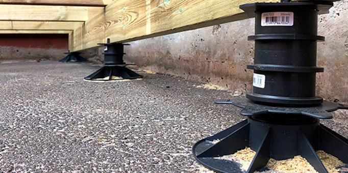 Deck spacer